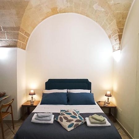 Palazzo Saraceno Apartment-Taras Таранто Экстерьер фото