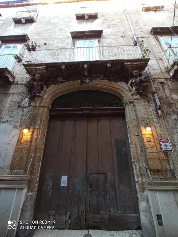 Palazzo Saraceno Apartment-Taras Таранто Экстерьер фото