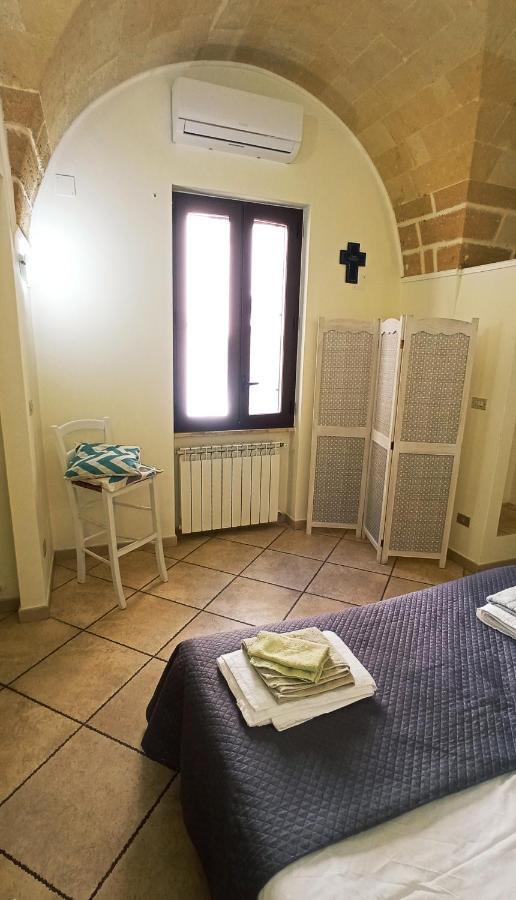 Palazzo Saraceno Apartment-Taras Таранто Экстерьер фото