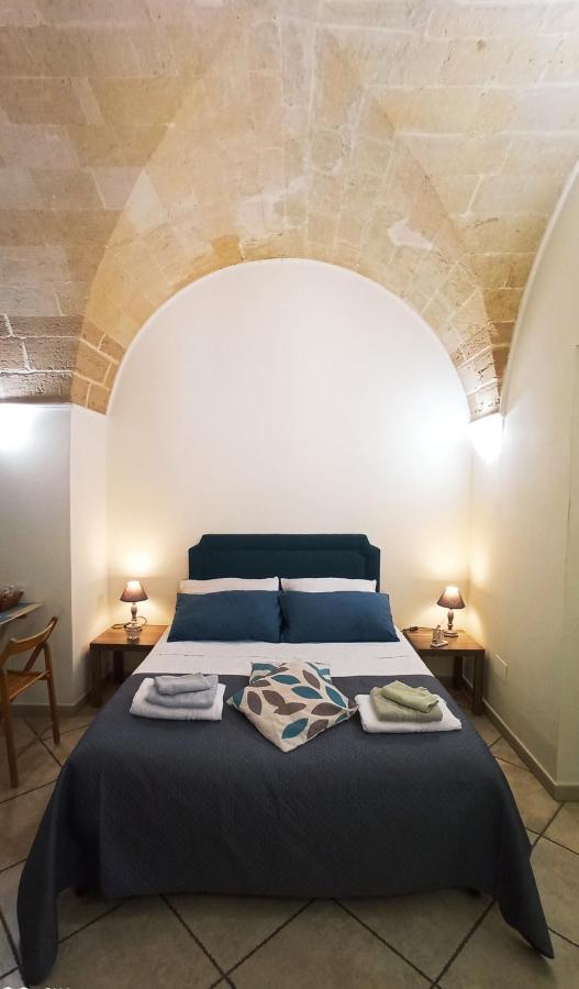 Palazzo Saraceno Apartment-Taras Таранто Экстерьер фото