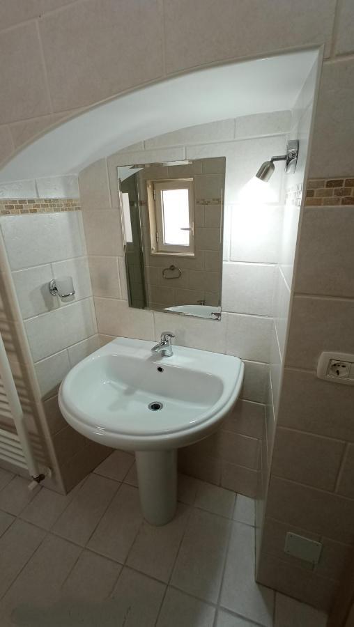 Palazzo Saraceno Apartment-Taras Таранто Экстерьер фото
